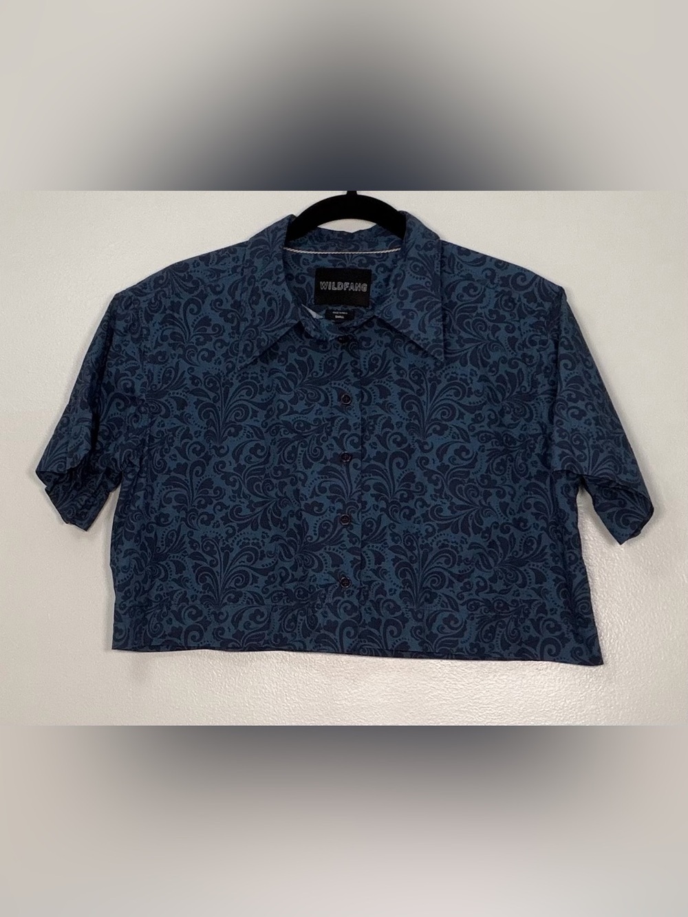 Wildfang Blue Paisley Button-Front Cropped Shirt